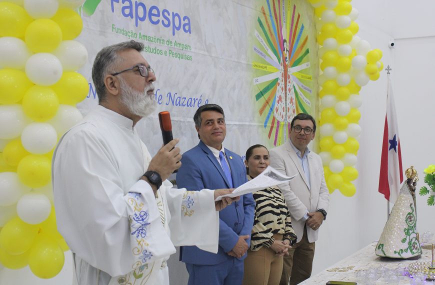 Servidores da Fapespa recebem visita da padroeira dos paraenses